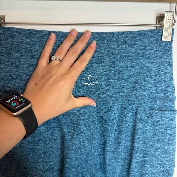 Beyond Yoga Teal Blue Space Dye High Rise Pocket 7/8 Leggings Size Small - Picture 4 of 5